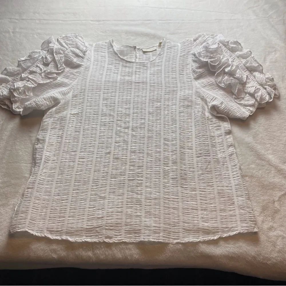 Happy Nature White Ruffled Sleeve Top Size XL